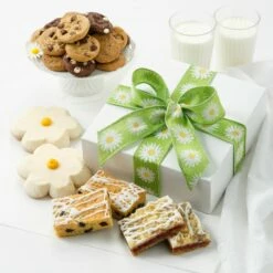 Daisy Chain Cookie & Fruit Bar Box